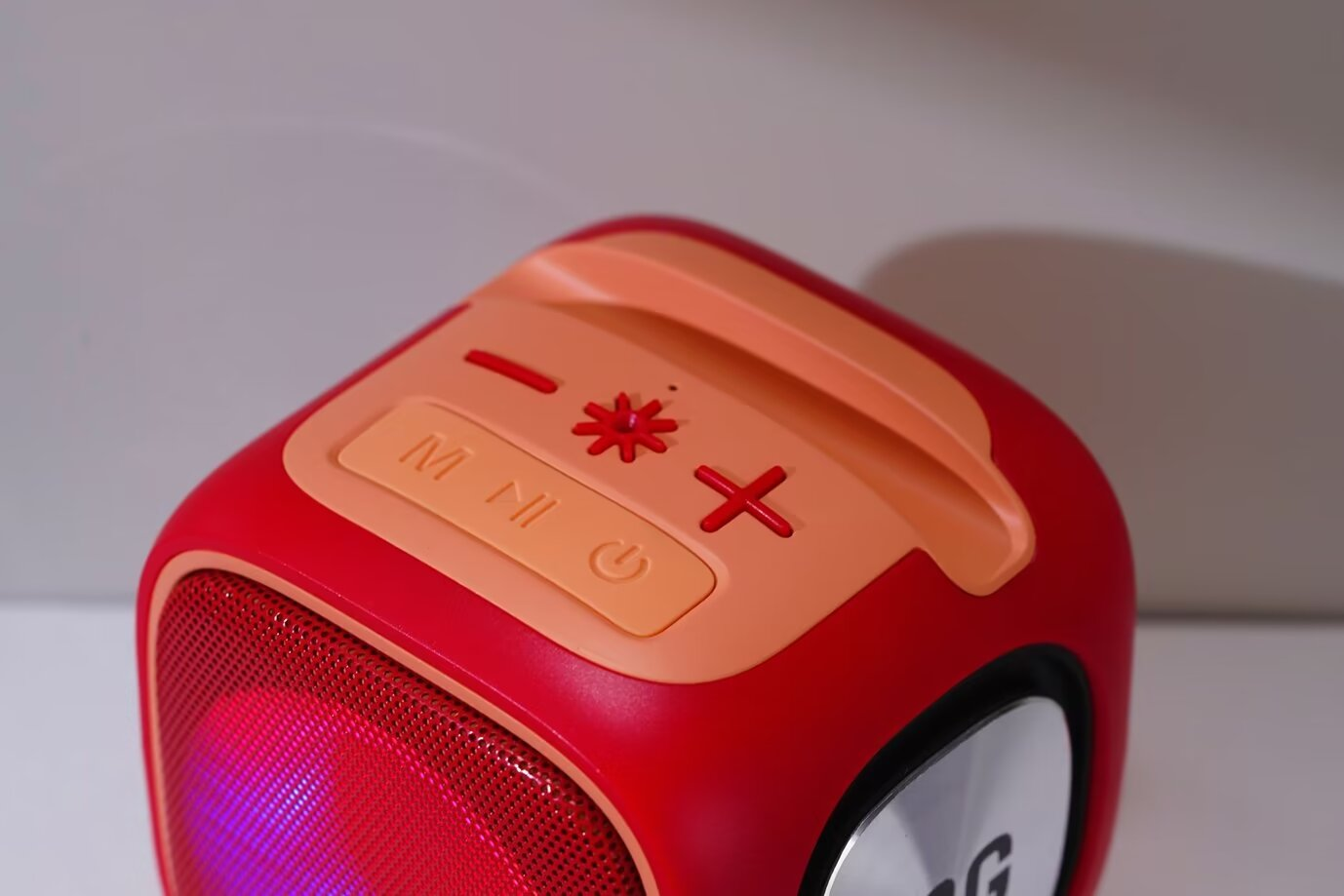 TEST MINI PORTABLE SPEAKER